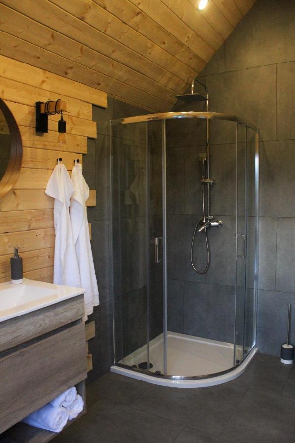 Hiška-Glamping Hotel Ajdovščina Eksteriør billede